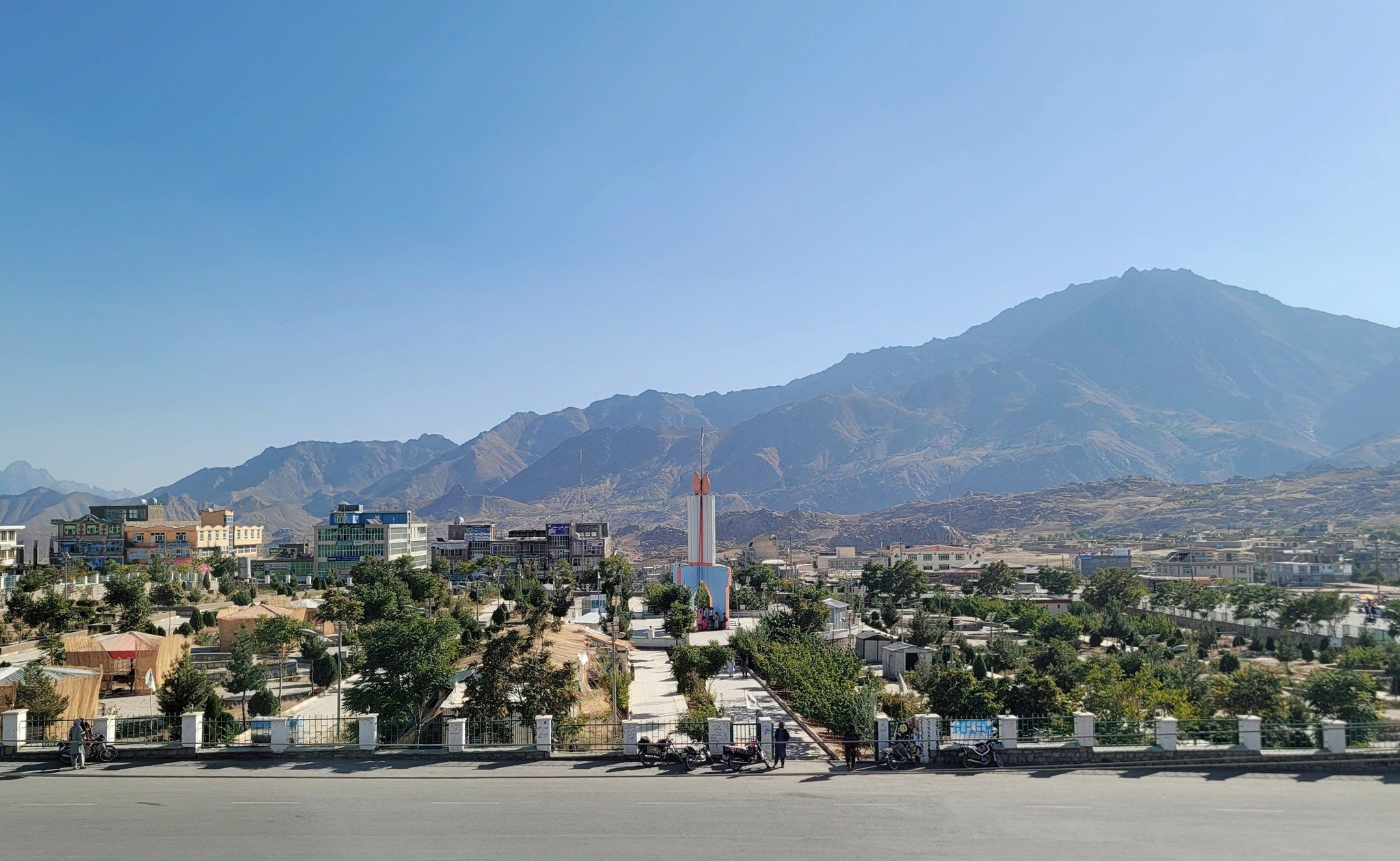 د دایکندي خلکو په روان کال کې د پوهنې له سکتور سره  ۲۶ میلیونه افغانۍ مرسته کړې 