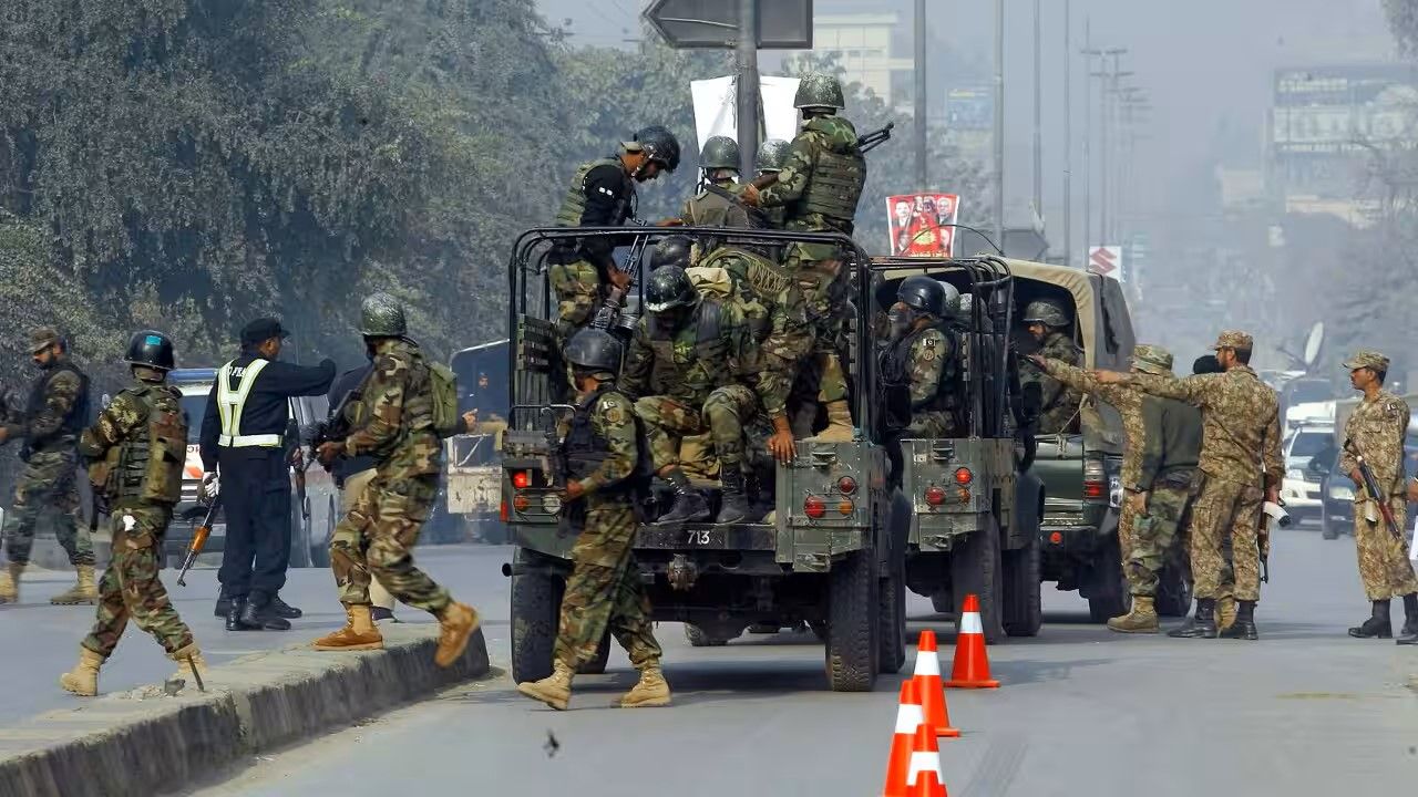 په پښتونخوا کې د وسله‌والو په یوه برید کې درې پاکستاني پوځیان وژل شوي