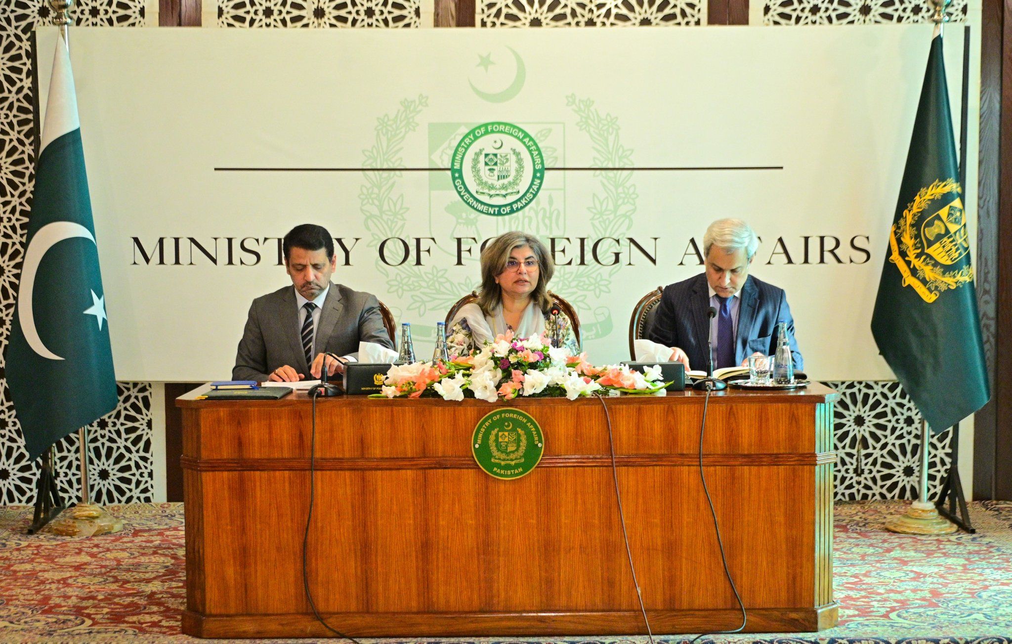 پاکستان ځينو بهرنیو سفیرانو ته له افغان طالبانو سره د شوې جګړې په تړاو معلومات ورکړل