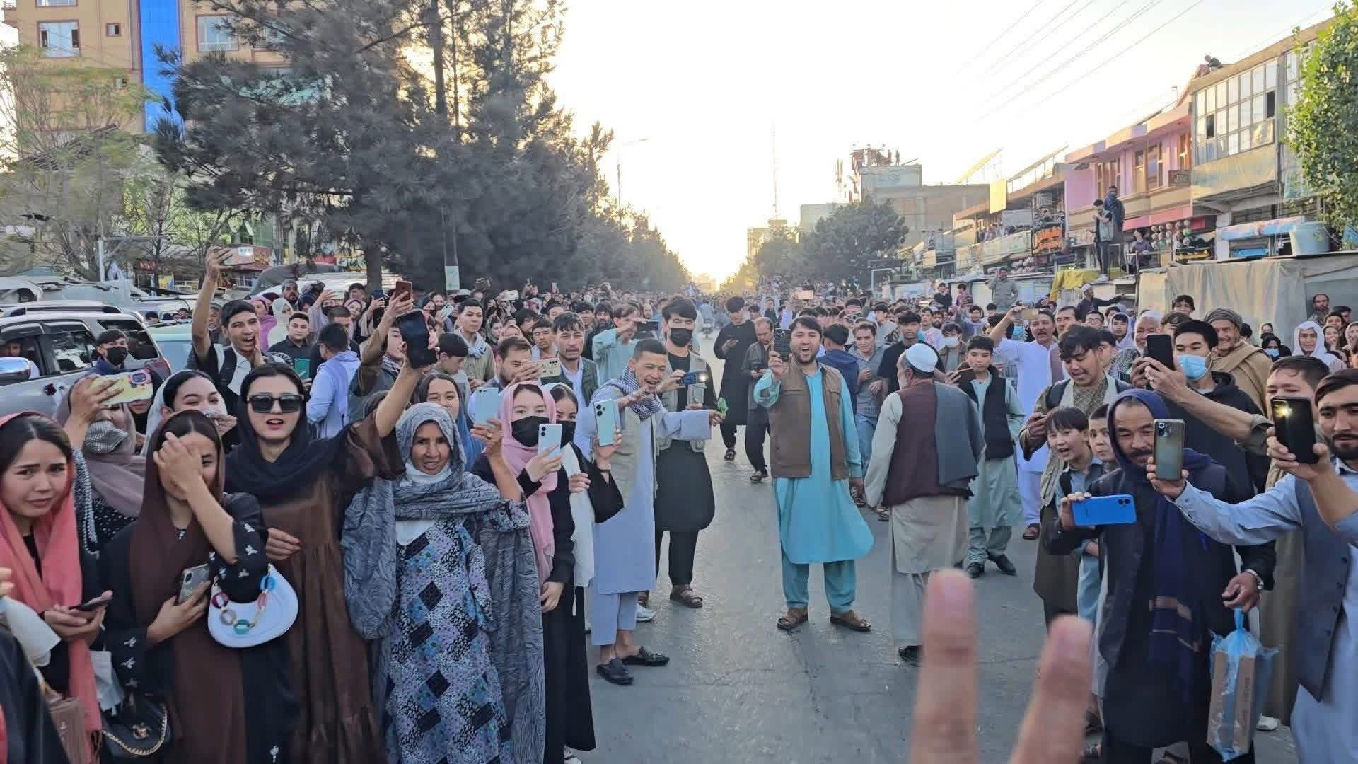 حضور گسترده زنان و مردان در غرب کابل