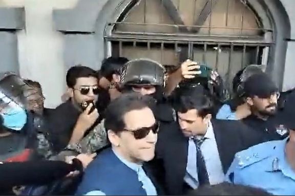 عمران خان تحت تدابیر شدید امنیتی در دادگاه عالی اسلامآباد حاضر شد
