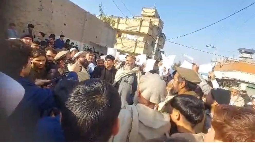 ساکنان مجبورآباد جلال‌آباد می‌گویند طالبان آنها را با زور از خانه‌های‌ شان بیرون می‌کنند