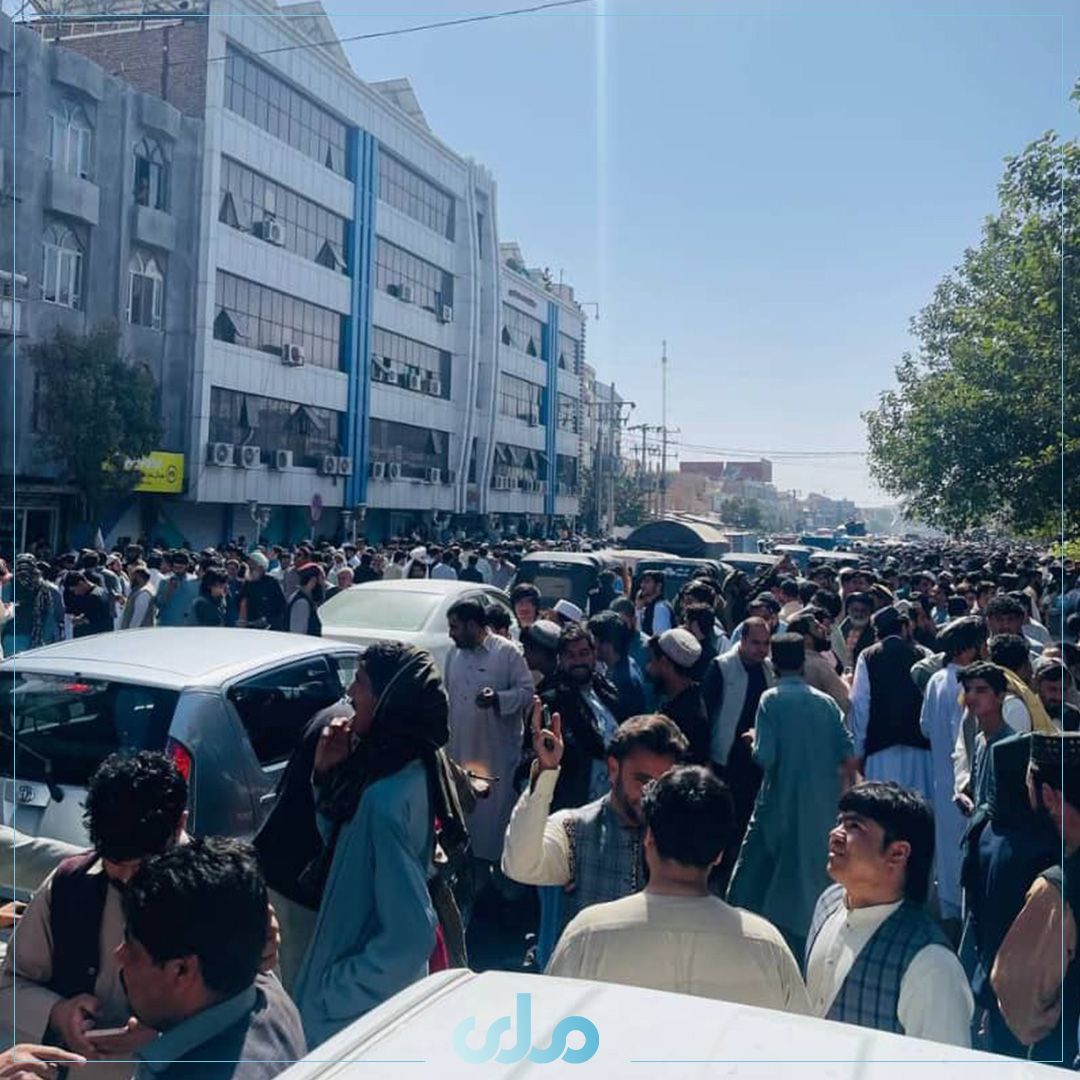 پس از زمین‌لرزه؛ مردم هرات و مشهد در خیابان‌ها تجمع کردند
