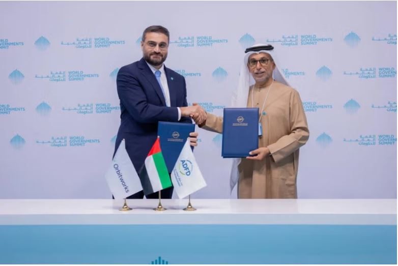 د حمدالله محب شرکت له ابوظبي سره د پراختیايي پروژو د څارنې په موخه یو تړون لاسلیک کړ