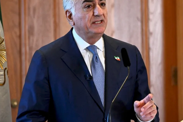 شهزاده رضا پهلوي: د معترضانو د مصادره شويو شتمنيو پېر او پلور «جنايي مسووليت» لرلی شي
