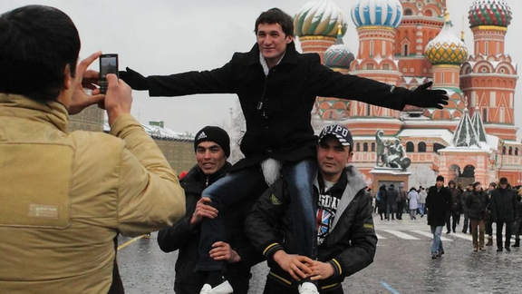 روسیې د کاري ځواک د کموالي له امله د افغان کډوالو جذب ته مخه کړې