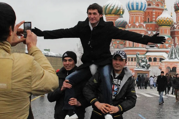 روسیې د کاري ځواک د کموالي له امله د افغان کډوالو جذب ته مخه کړې