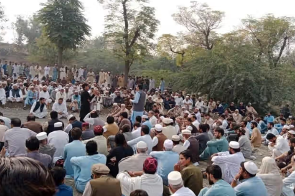 کرمه کې خلکو د احتمالي پوځي عملیاتو پر وړاندې د سیمې نه پرېښودو پرېکړه کړې