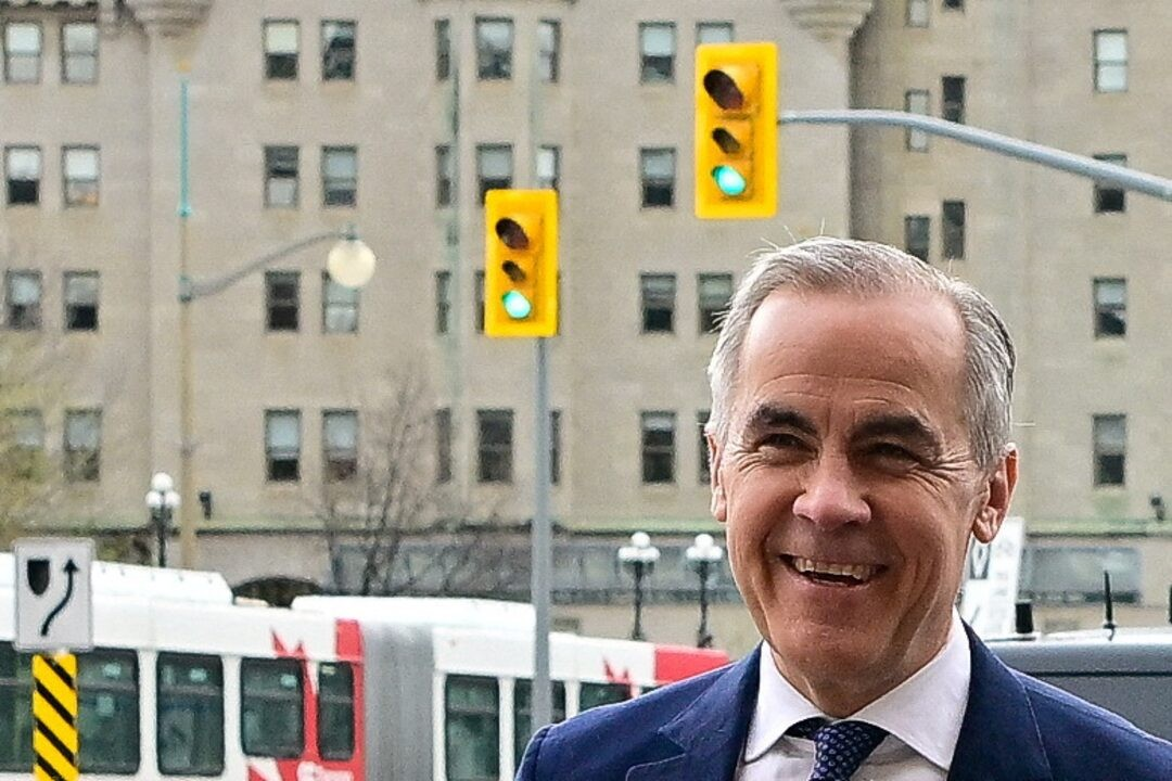 د کاناډا لومړی وزیر د ټرمپ پر ضد نړیوالې مشرتابه ته ځان چمتو کوي