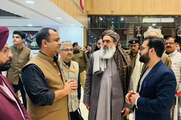 هند په څلورو میاشتو کې افغانانو ته ۵۰۰ ویزې صادرې کړې دي