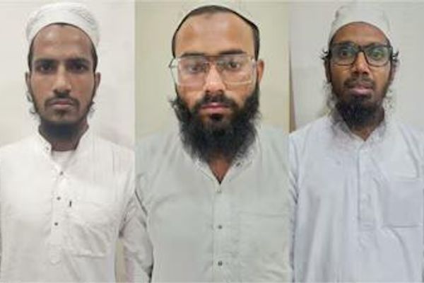 هند په ګجرات ایالت کې د داعش د درېیو غړو د نیولو خبر ورکړی دی