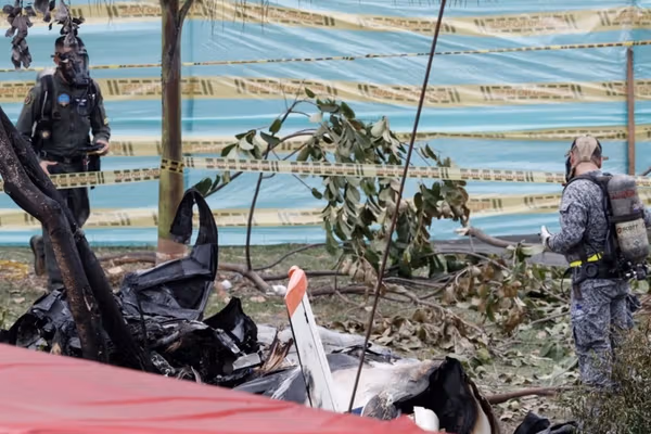 په کولمبیا کې د یوې الوتکې پرېوتو له امله ۱۵ کسان مړه شوي دي