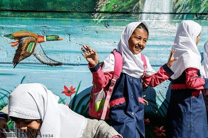  دانش‌آموزان افغان در مکاتب تهران تنها با «مدارک مورد تأیید وزارت داخله» ثبت‌نام می‌شوند