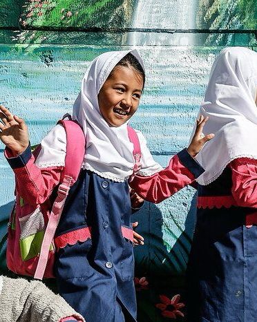 دانشآموزان افغان در مکاتب تهران تنها با «مدارک مورد تأیید وزارت داخله» ثبتنام میشوند