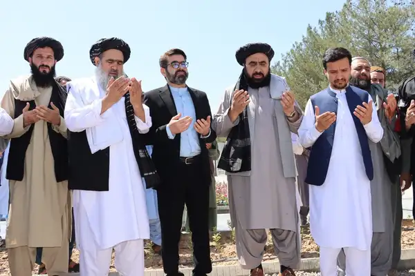طالبانو په هرات کې د ۳۰ میلیونه ډالرو په ارزښت د درملو د تولید فابریکه پرانېسته