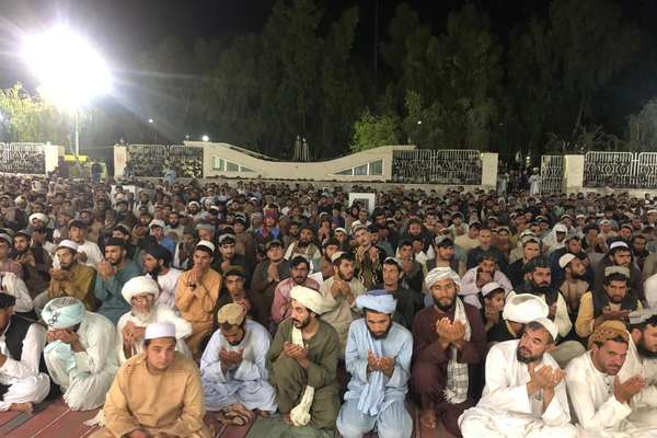 د طالبانو له واکمنېدو سره پخواني ملاتړي یې دندې غواړي، خو یوازې لږو کسانو ته ځای ورکړل شوی