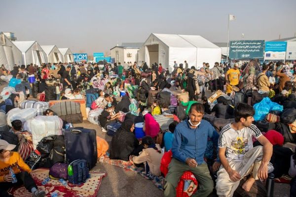 د بشري کړکېچ په اوج کې؛ تېر کال شاوخوا ۲،۸ مېلیونه افغان کډوال افغانستان ته ستانه شوي