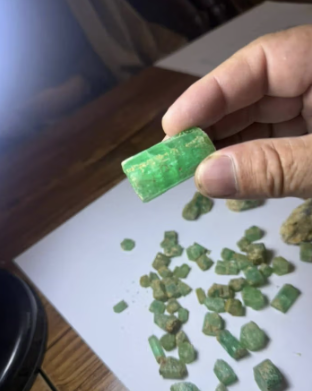 طالبان تحدد أكثر من 260 منجم زمرد جديد في بنجشير