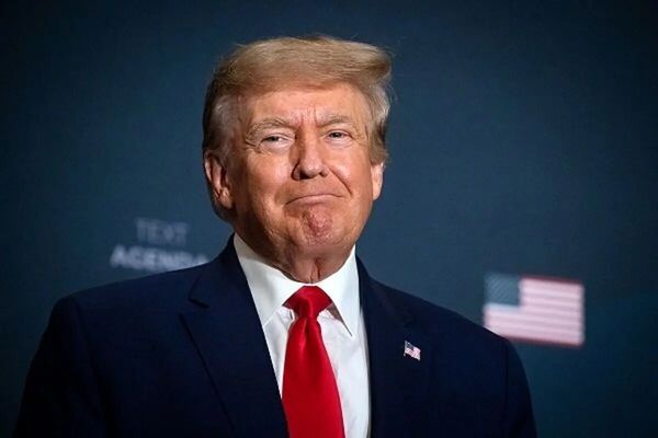ټرمپ: ښايي د ټېسلا موټر له سپينۍ ماڼۍ نه لرې کړم، خو د سټارلېنک خدمتونه به دوام ولري