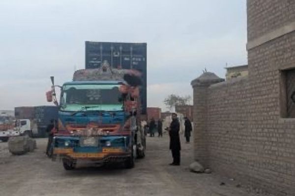 پاکستان د تورخم له لارې د ملګرو ملتونو د مرستو کاروان نه پرېښودلو پرېکړه وغندله