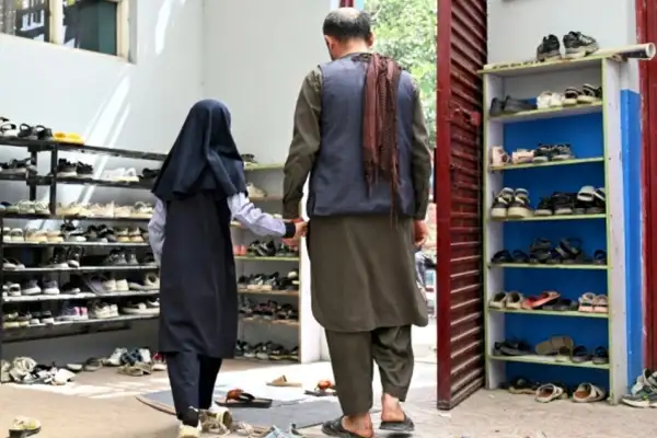 د افغان پلرونو کړاو؛ د هغه لوڼو د ناهیلۍ کیسې چې د زدهکړو له حقه بې برخې شوې دي