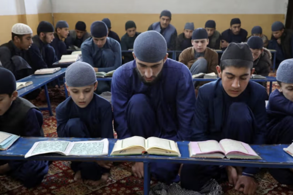 طالبان: أكثر من 20 ألف مدرسة دينية تعمل في البلاد