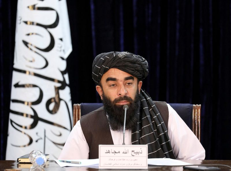 ذبیح الله مجاهد: شاعران دې لومړی خپل ځانونه او بیا ټولنه «اصلاح» کړي