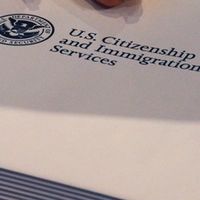 امریکا اعتبار مجوز کار را برای گروهی از مهاجران از ۵ سال به ۱۸ ماه کاهش داد