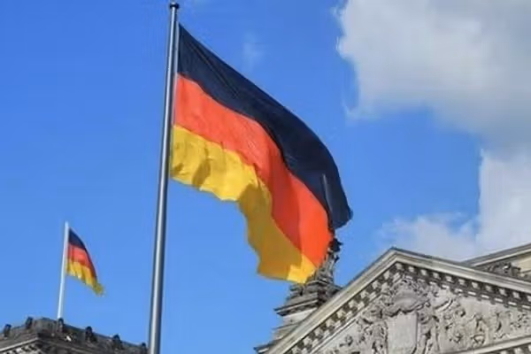 جرمني له خپلو وګړو غوښتي چې ژر تر ژره له ایران څخه ووځي