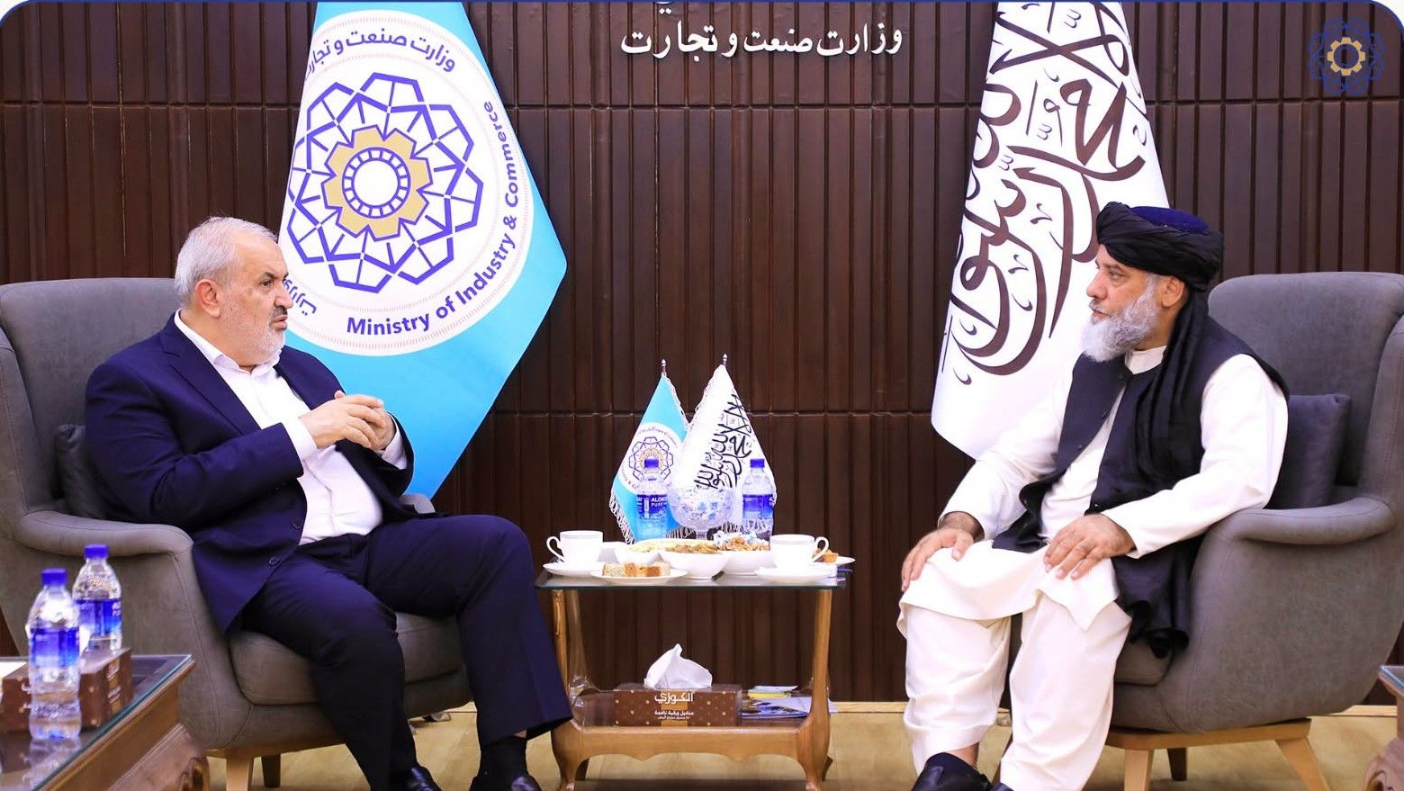 ایران او طالبان د اقتصادي اړیکو او ګډو پانګونو پر پراختیا غږېدلي 