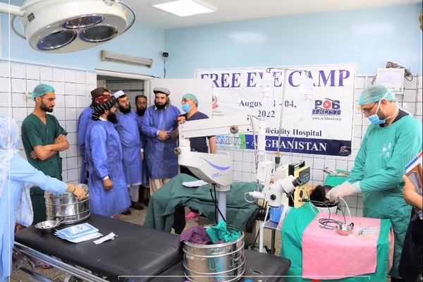 طالبانو د تدریسي روغتونونو په عملیات خونو کې نارینه او ښځینه کارکوونکو د جلا والي امر کړی