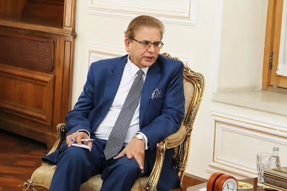 نماینده ویژه پاکستان در امور افغانستان به ایران رفت