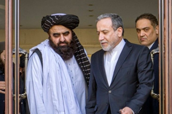 هل سقوط حكم الملالي في إيران يقلق طالبان؟