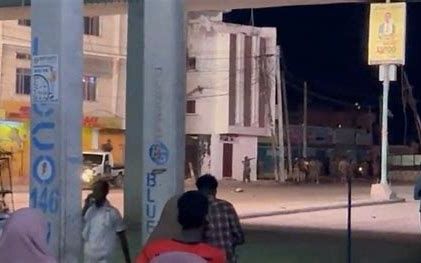 شبهنظامیان اسلامگرای الشباب به هتلی در سومالیا حمله کردند