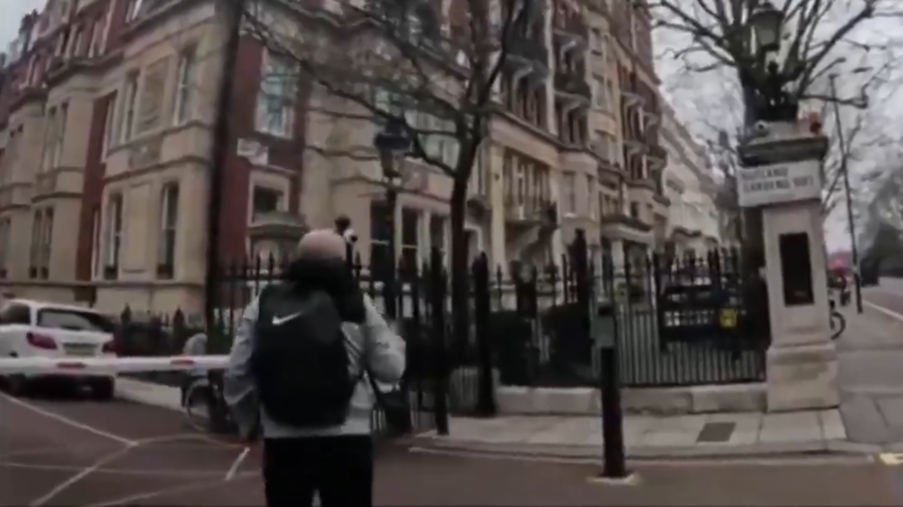 بازداشت دو مرد در پیوند به آتش‌زدن قرآن در مقابل قنسولگری ترکیه در لندن