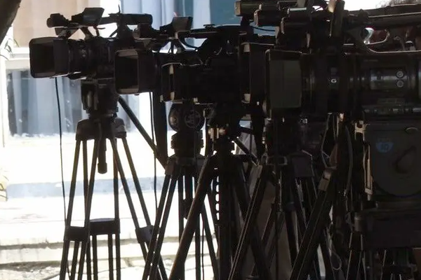 ۳۶۰ رسنیزو فعالانو د افغان بندي خبریالانو د سملاسي خوشې کېدو غوښتنه وکړه