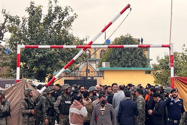 طالبانو په اسلام اباد کې د جومات خونړی برید وغانده