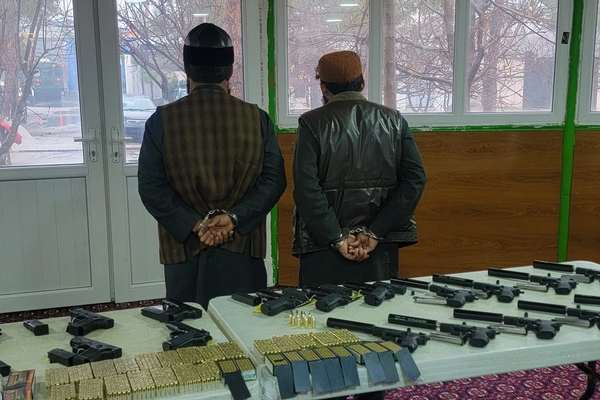 طالبانو په کاپیسا کې له پاکستان نه راوړل شوې وسلې او نشهیي توکي نیولي دي