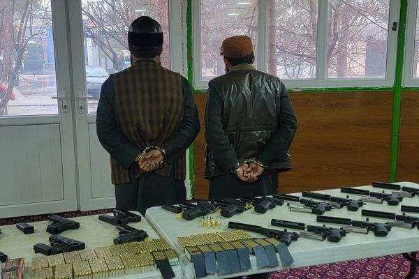 طالبانو په کاپیسا کې له پاکستان نه راوړل شوې وسلې او نشهیي توکي نیولي دي