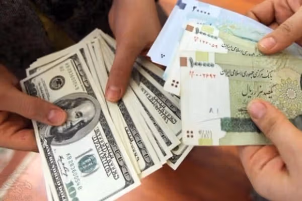 قیمت دالر در بازار آزاد ایران از ۱۵۰ هزار تومان گذشت