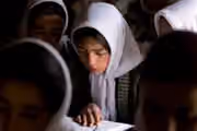 تاوان جلوگیری از آموزش دختران افغان، سالانه ۸۴ میلیون دالر است