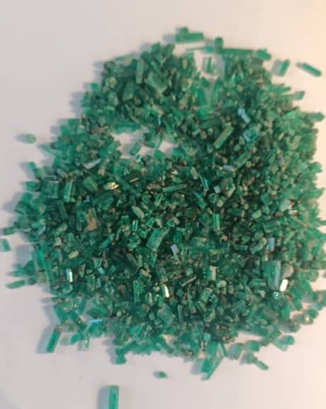 طالبانو پنجشېر کې ۶۰۰۹ قیراطه زمرود په څه باندې ۳۰۰ زره امریکايي ډالرو وپلورل