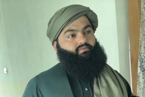 روزنامه بریتانیایی: پناهنده فراری از طالبان برای حمایت مالی گروههای تروریستی تبلیغ میکند