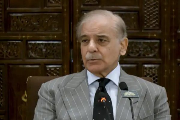 شهباز شريف: الإرهابيون يأتون من أفغانستان ويقتلون شعبنا