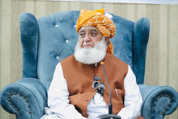 مولانا فضل الرحمان: سوداګر باید د افغانستان او پاکستان د اوسنیو ستونزو قرباني نه شي
