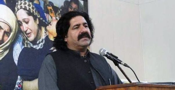 د علي وزير مدافع وکيل وايي، چې محکمې د هغه ضمانت منلی او ژر به بېرته خوشې شي