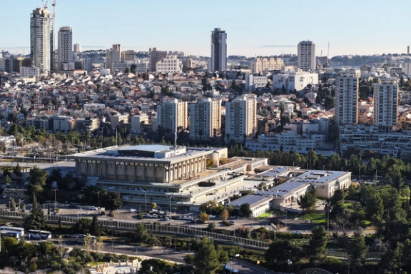 اسراییلي سیاستوال وايي چې له ایران نه ټیلیفوني ګواښنې ورته کیږي