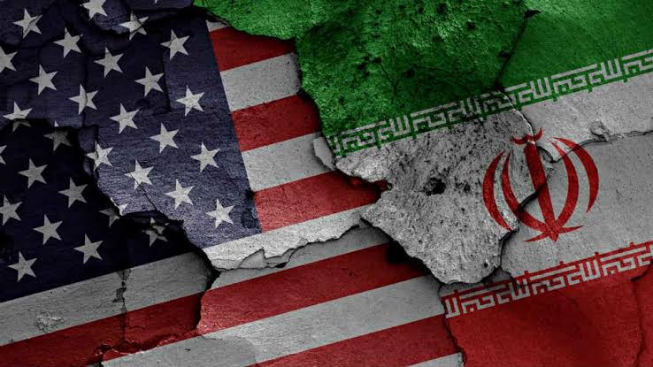 ایزوستیا: امریکا غواړي د تهران په مغشوشولو د ناڅاپي برید زمینه برابره کړي