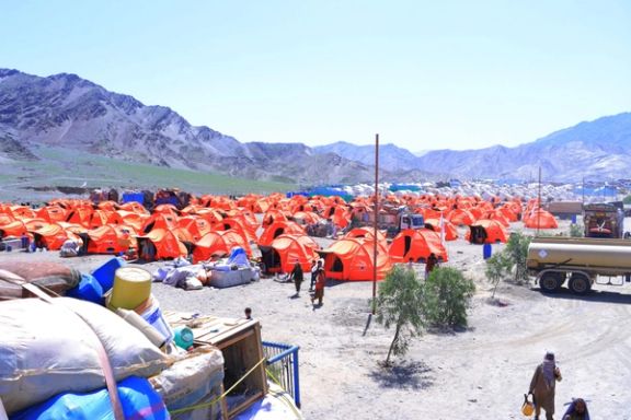 له پاکستانه ستنېدونکي کډوال په تورخم ښارګوټي کې د امکاناتو له کمښت سره مخ دي