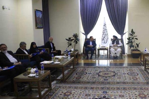 یک هیئت بلندپایه ایرانی برای گفتوگوهای اقتصادی وارد کابل شد